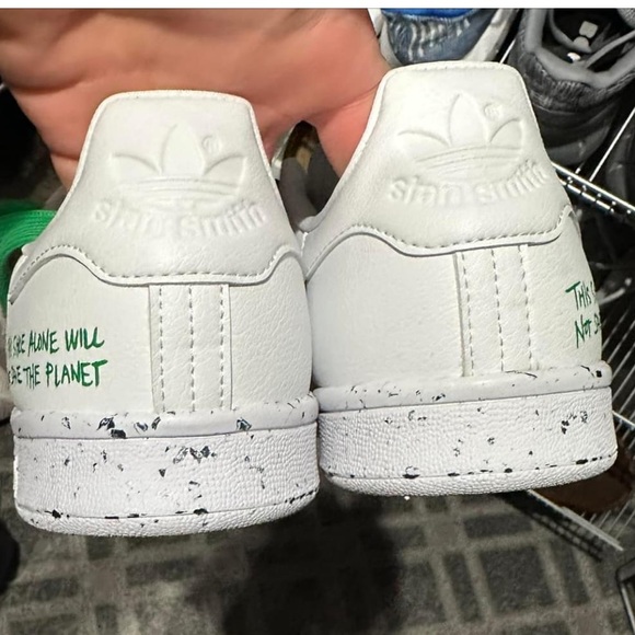 NWT!! Men’s Adidas Stan Smith Clean Classics.       Save The Planet 10.5 - Picture 8 of 8